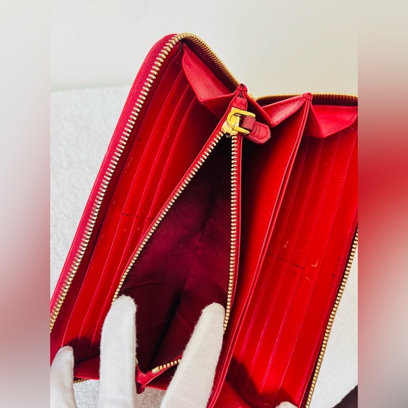 Prada Zip-Around Saffiano Leather - Picture 14 of 16